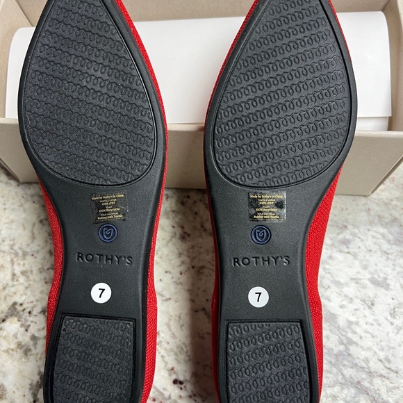 Rothy’s Point II
Size 7
Bright Red
Size 7 - Picture 4 of 7